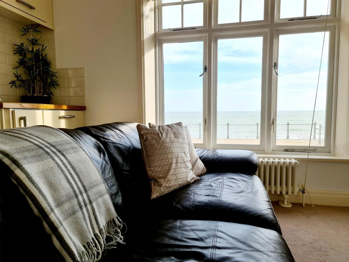 Vitamin Sea - Beachfront Apartment - Sleeps 4 Ramsgate Exteriör bild