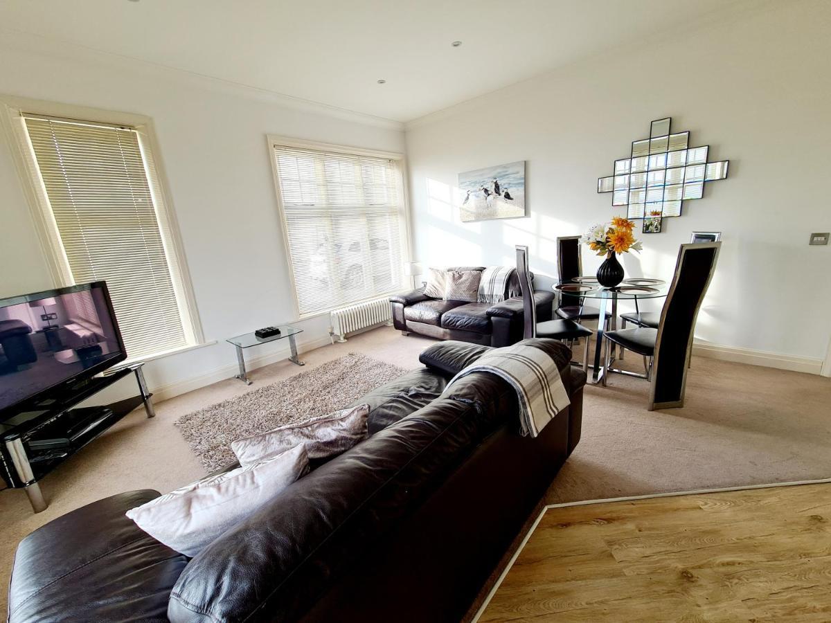 Vitamin Sea - Beachfront Apartment - Sleeps 4 Ramsgate Exteriör bild