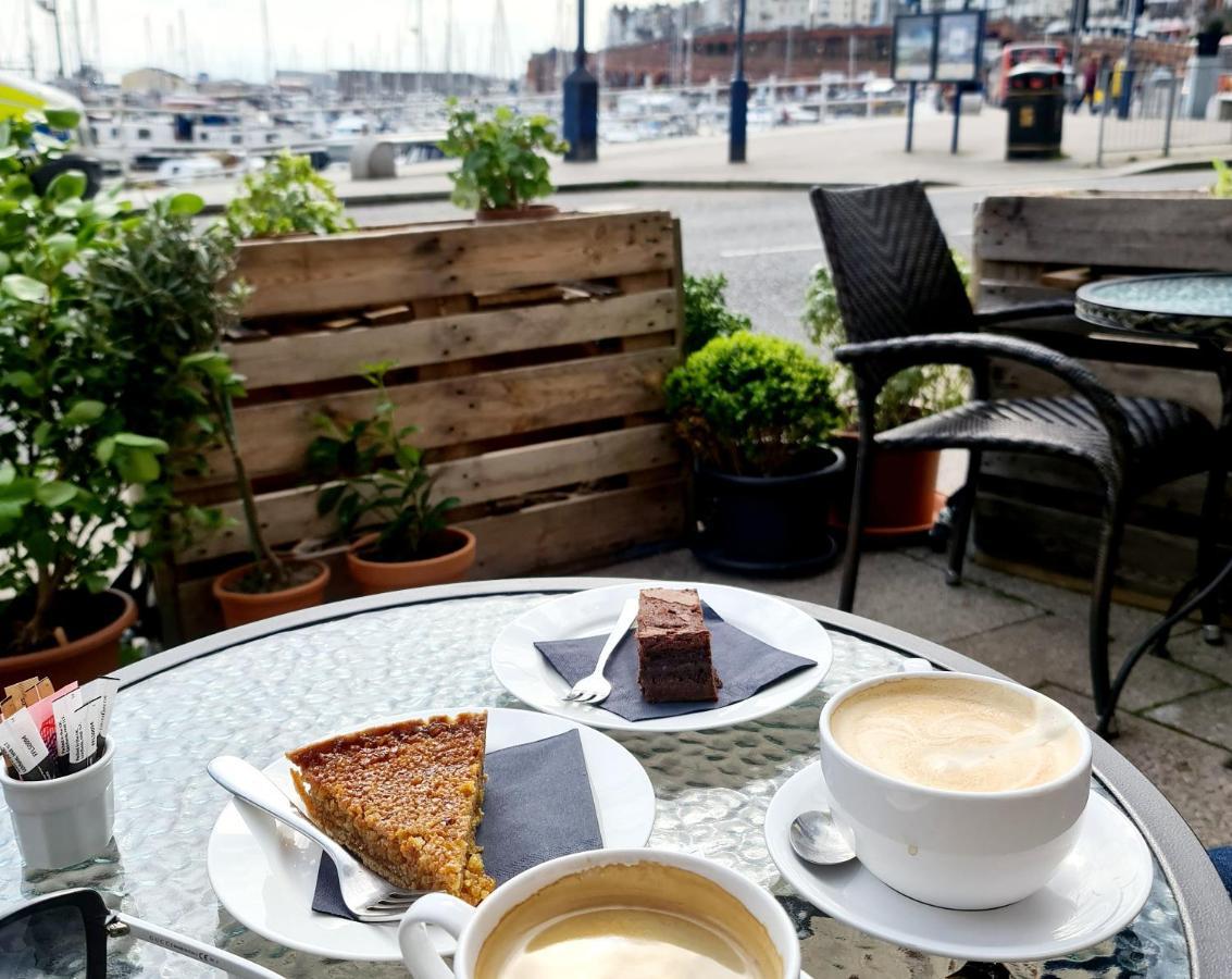 Vitamin Sea - Beachfront Apartment - Sleeps 4 Ramsgate Exteriör bild